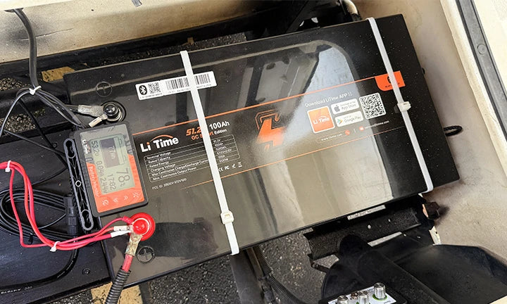 A 48V 100Ah lithium battery is connected to the battery monitor.
